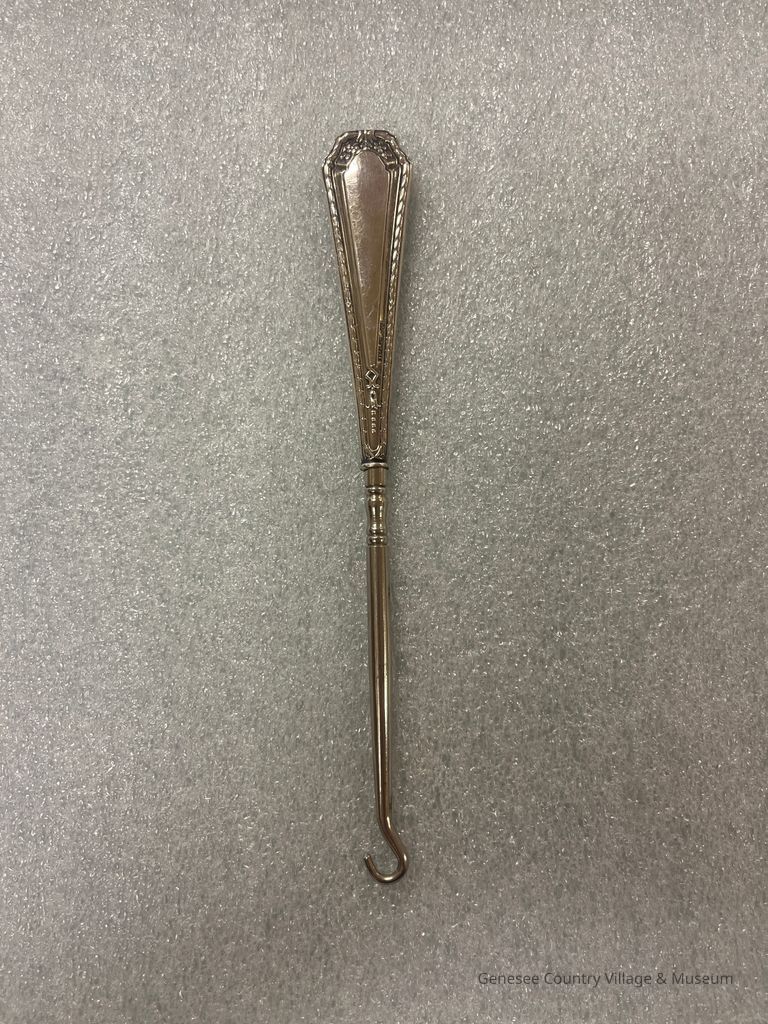 Buttonhook