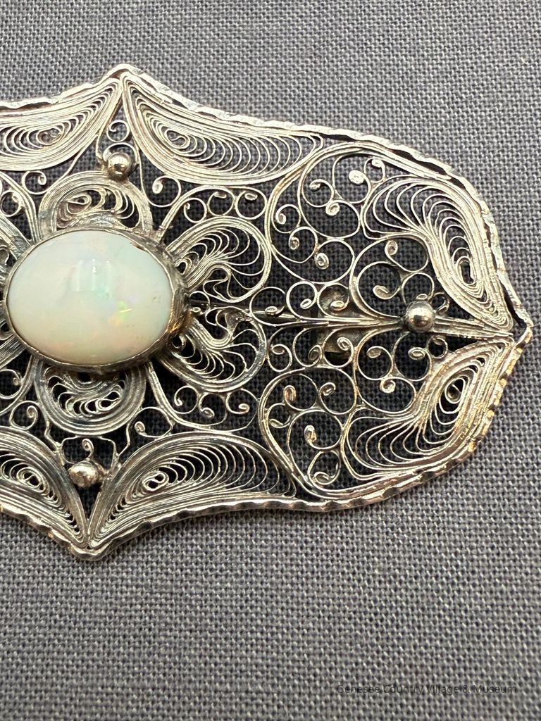 Brooch - Image 3