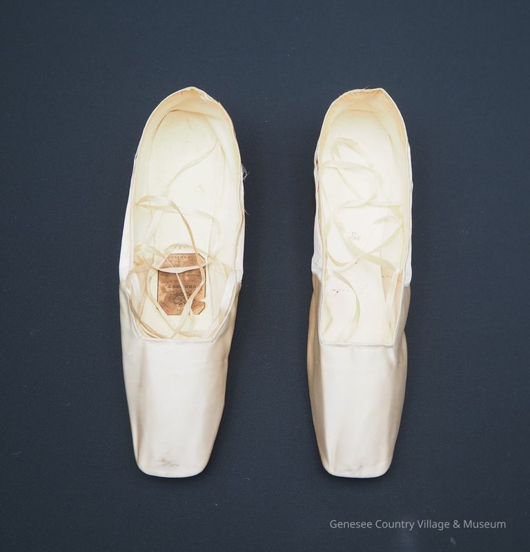 Slippers - Image 2