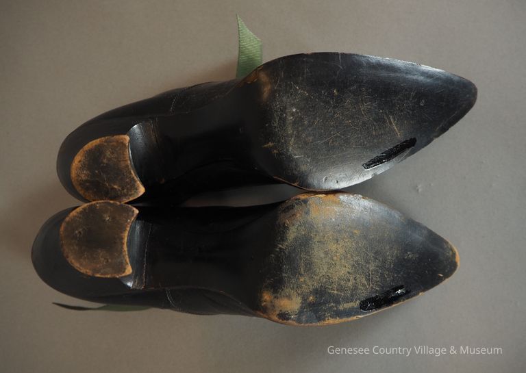 Shoes - Image 9