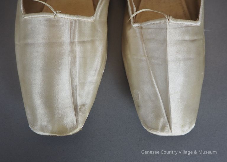 Slippers - Image 2