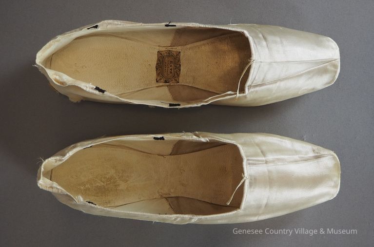 Slippers - Image 3