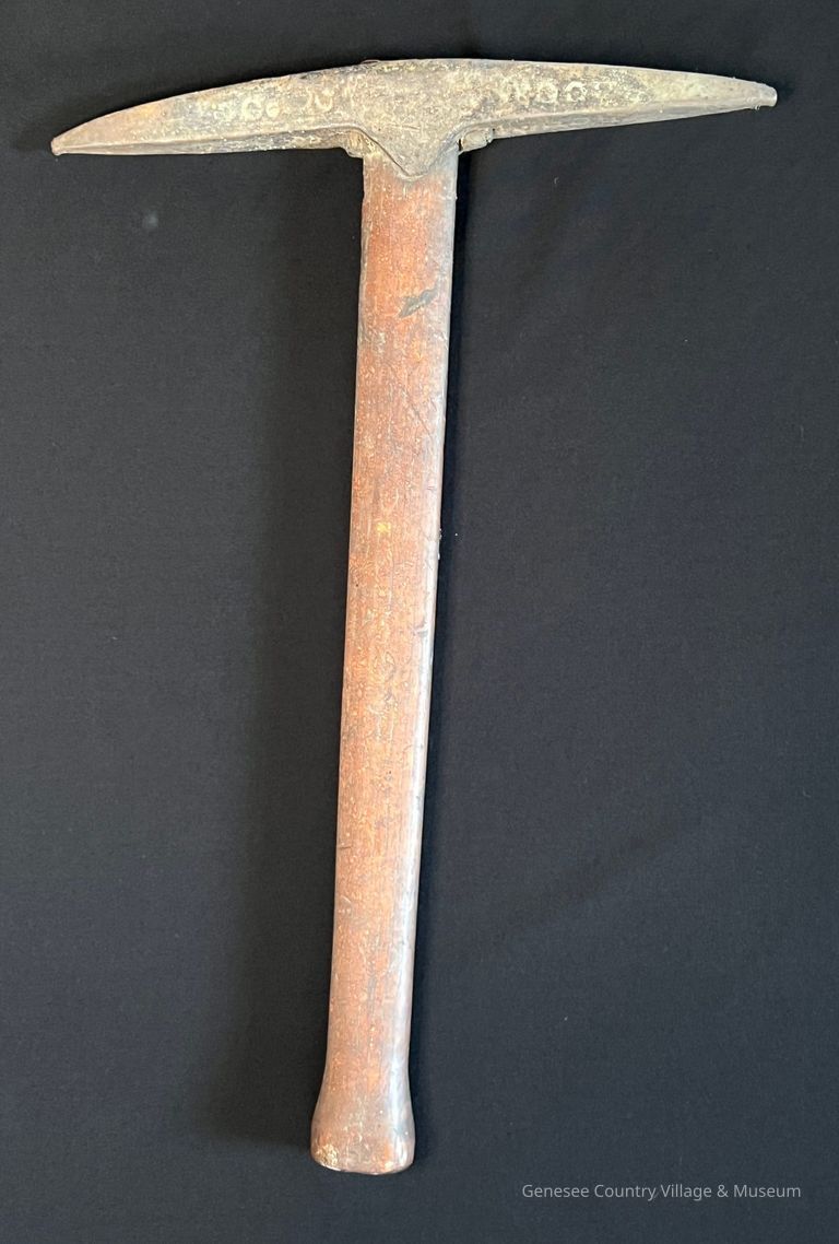 Double-pointed Pick