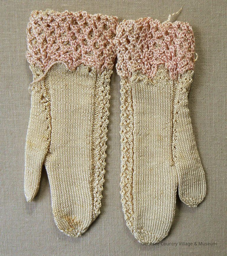 Mitten - Image 2
