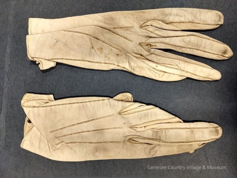 Glove - Image 2