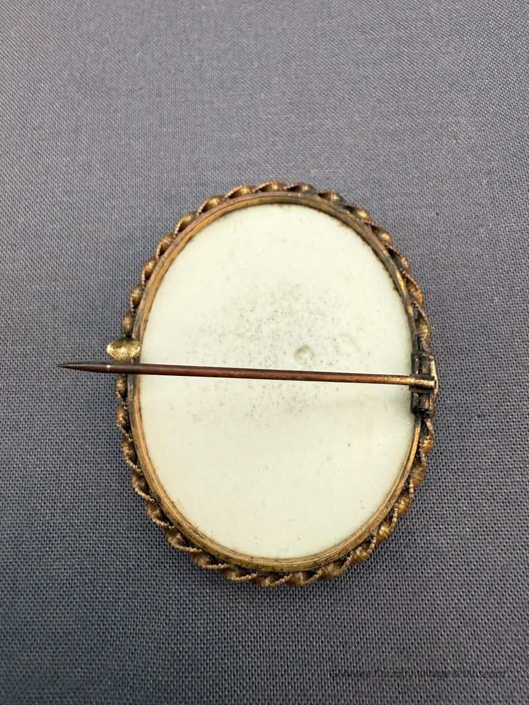 Portrait Brooch - Image 2