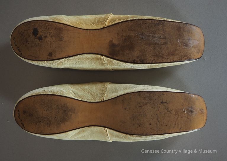 Slippers - Image 11
