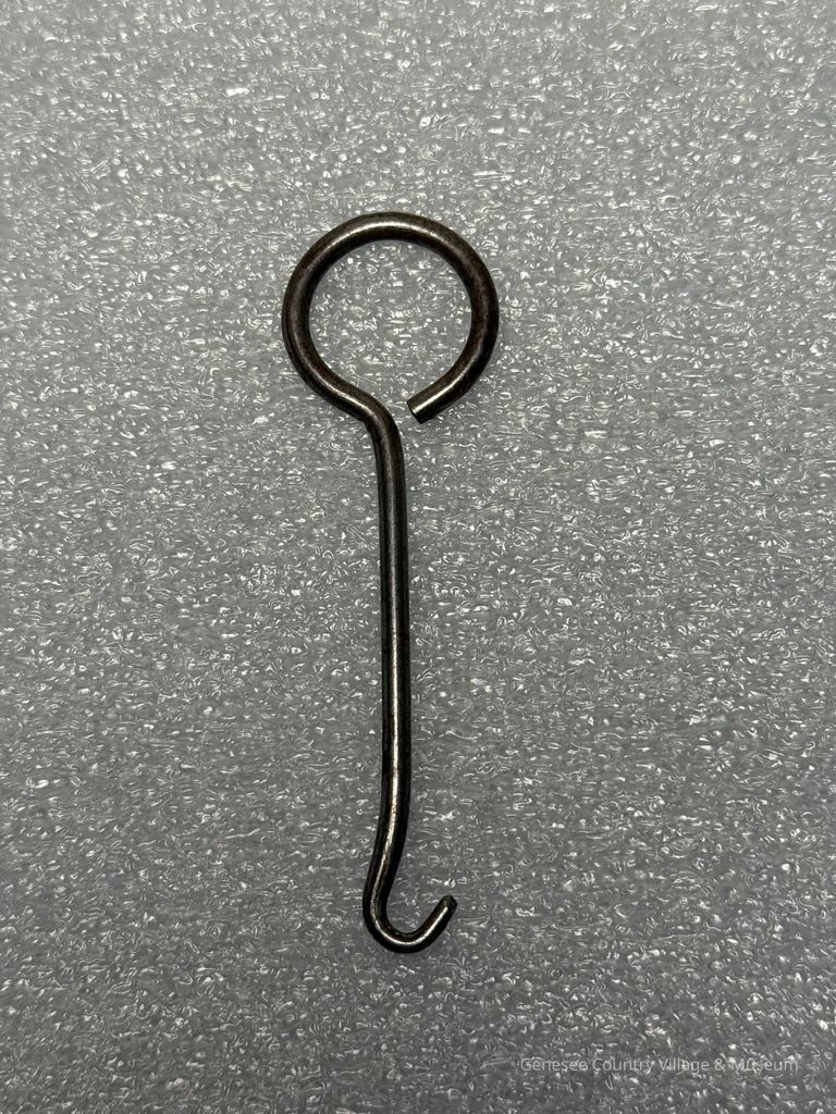Buttonhook