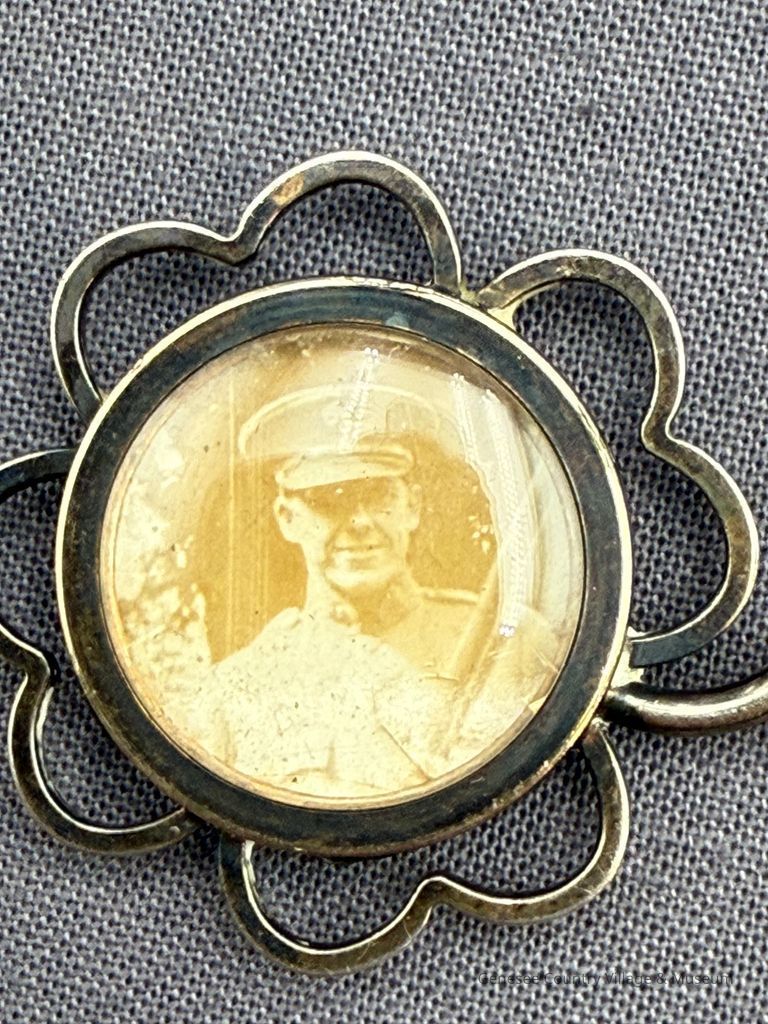 Brooch - Image 6