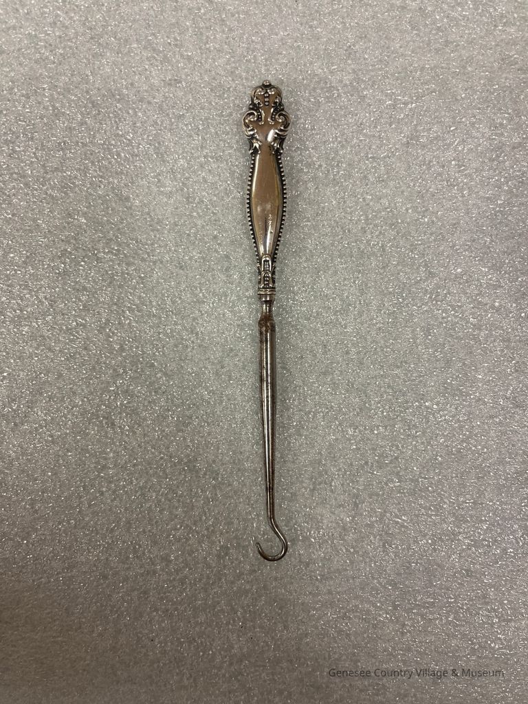 Buttonhook