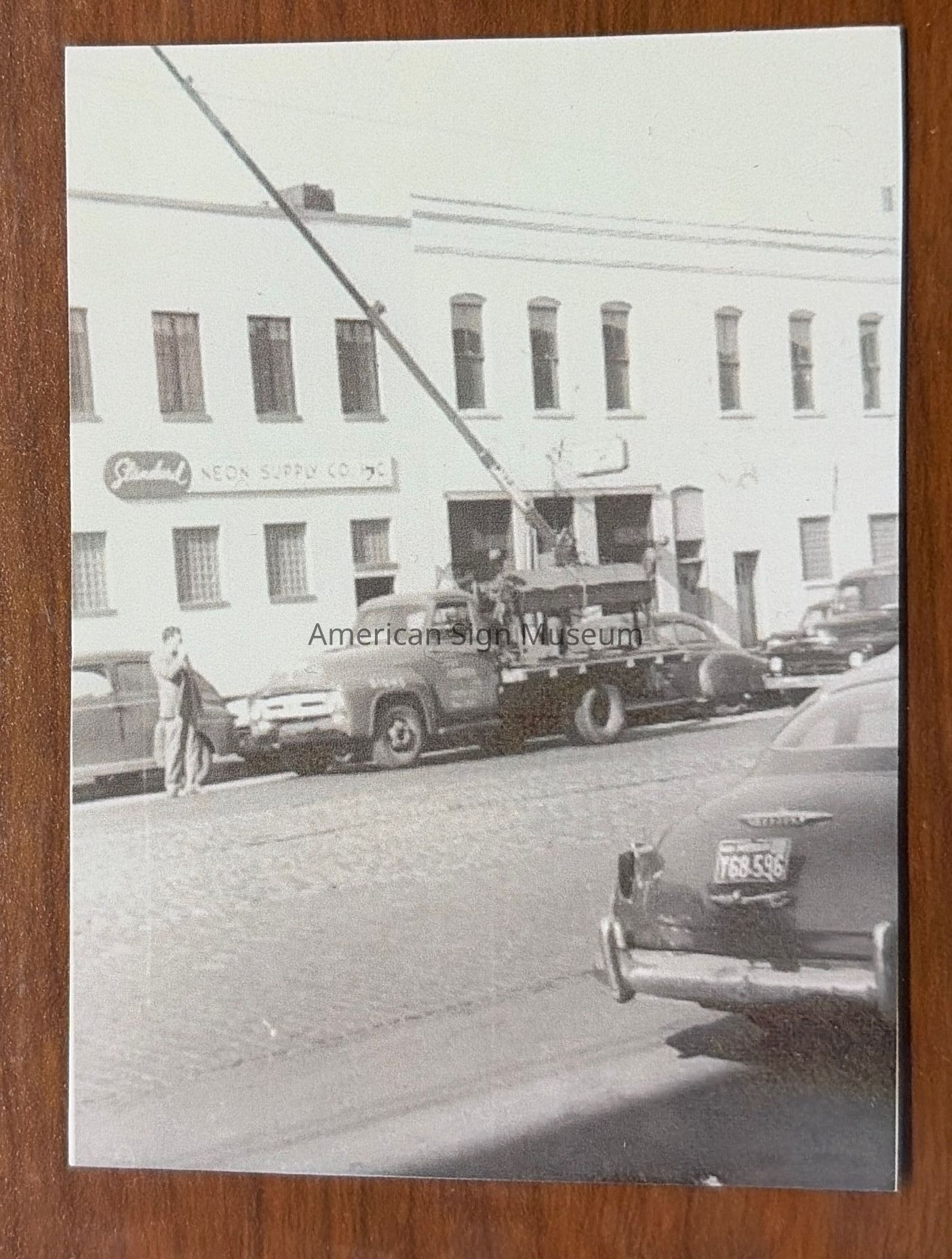 Standard Neon Supply Truck Photograph picture number 1