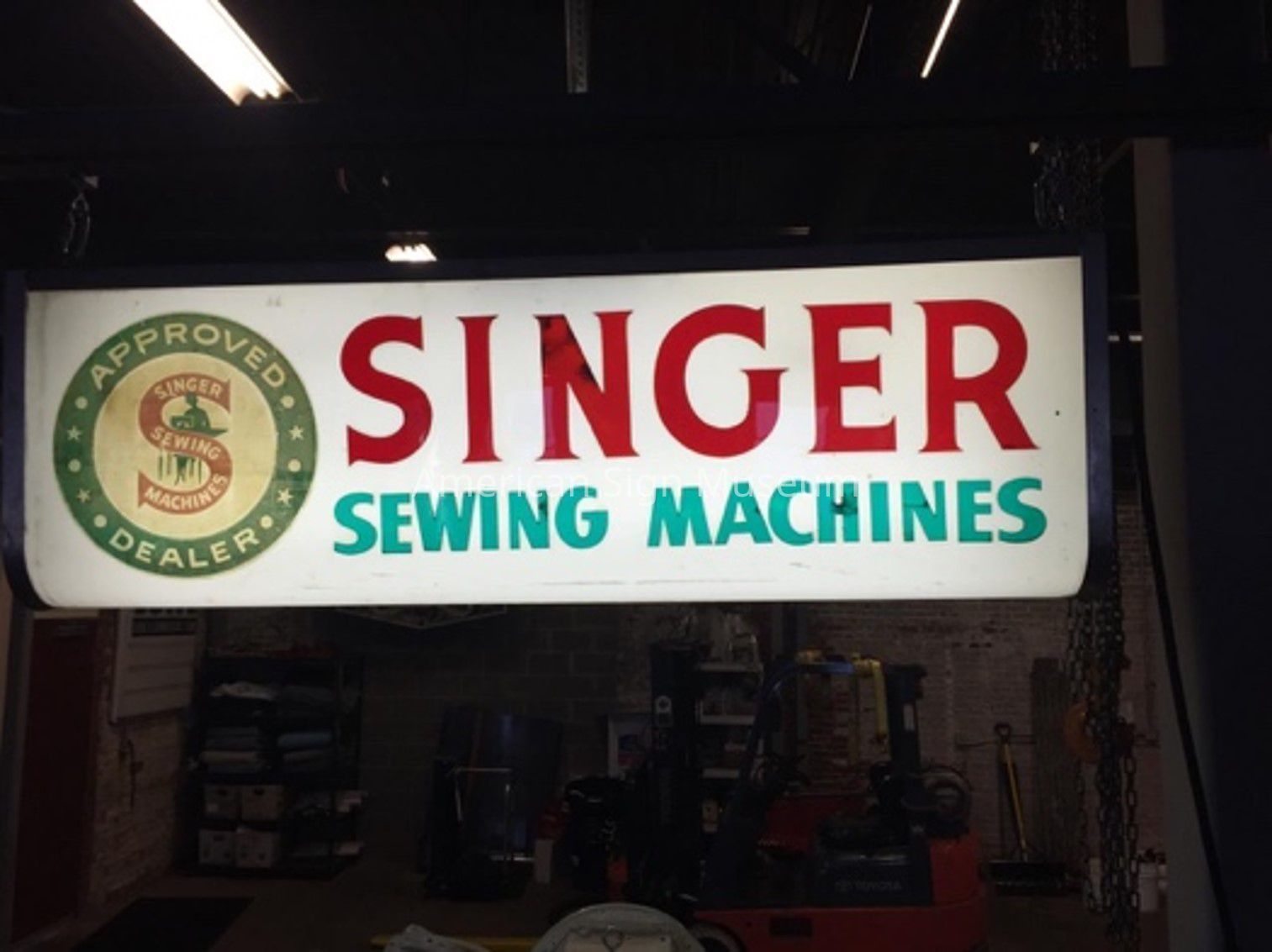 Singer Sewing Machines Sign picture number 1