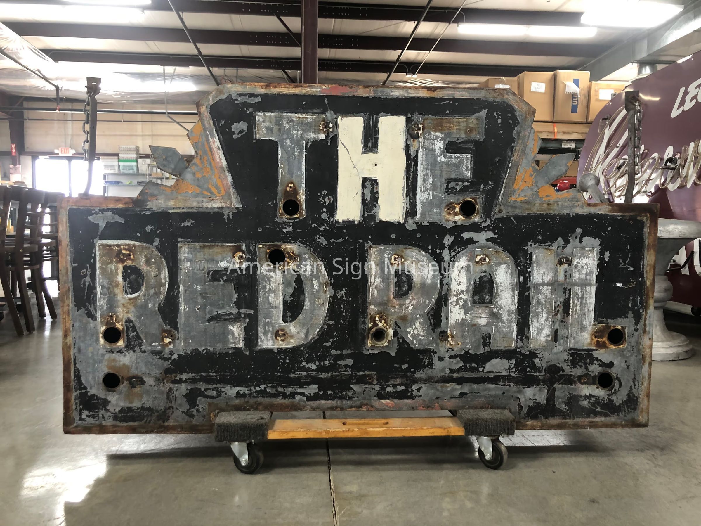 Red Rail Sign Cabinet picture number 1