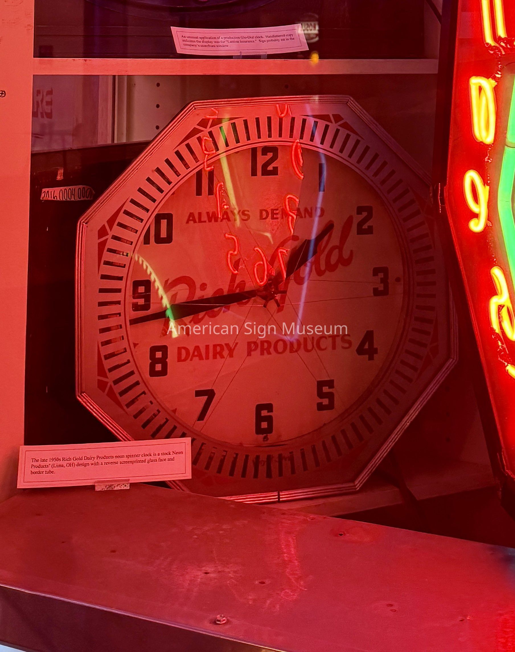 Rich Gold Dairy Spinner Clock picture number 1