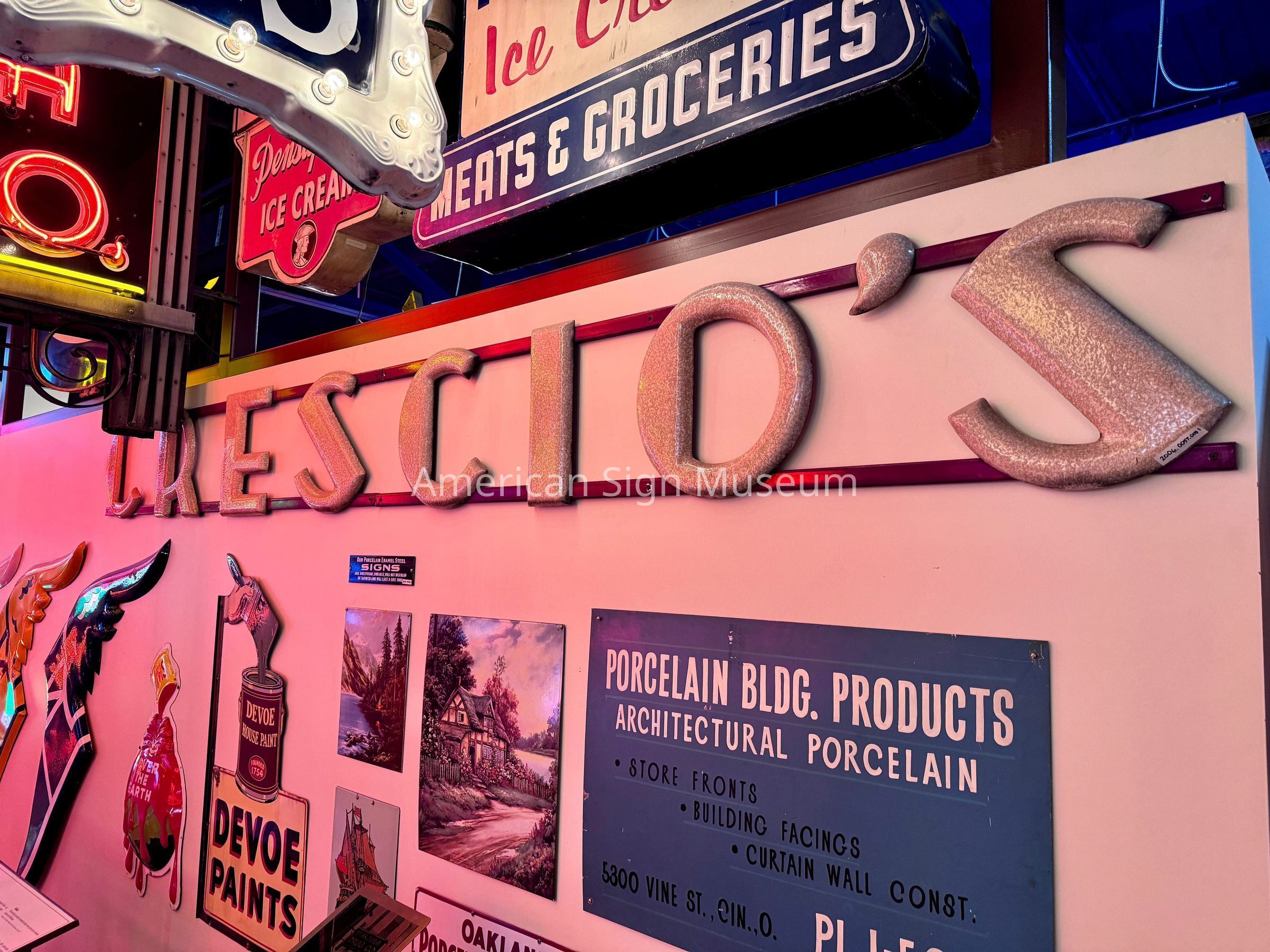 Crescio's Marbled Porcelain Sign picture number 1