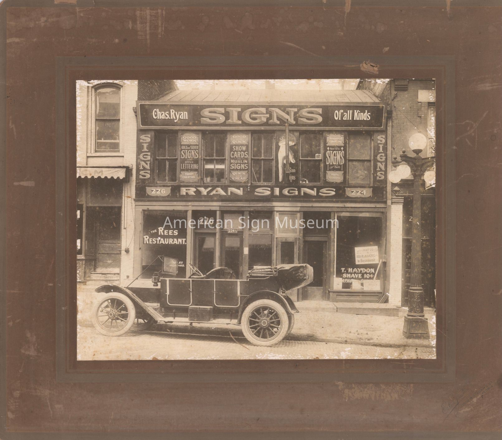Chas Ryan Signs of All Kinds Exterior - Photograph picture number 1