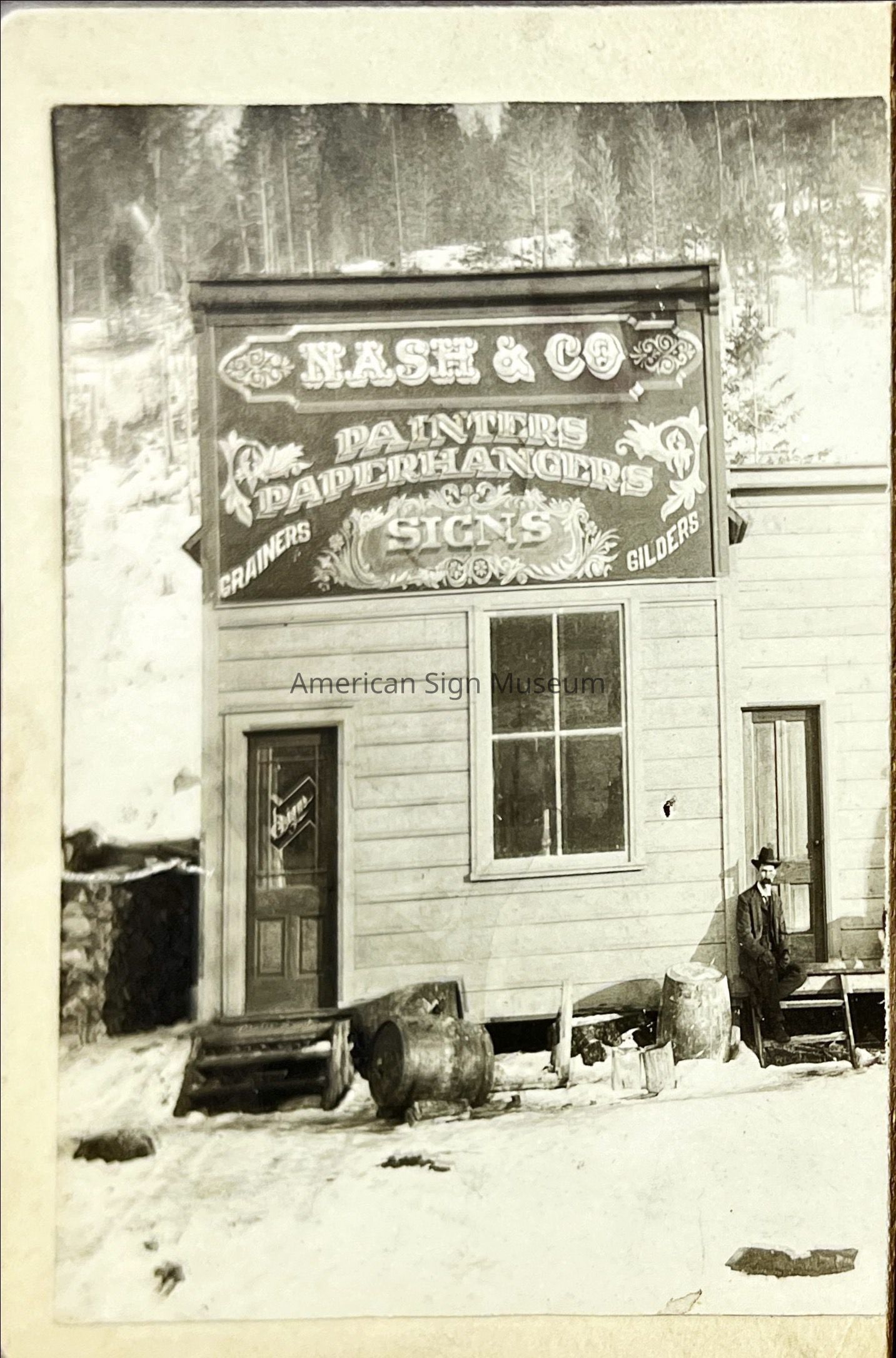 Nash & Co. Signs Exterior - Photograph picture number 1