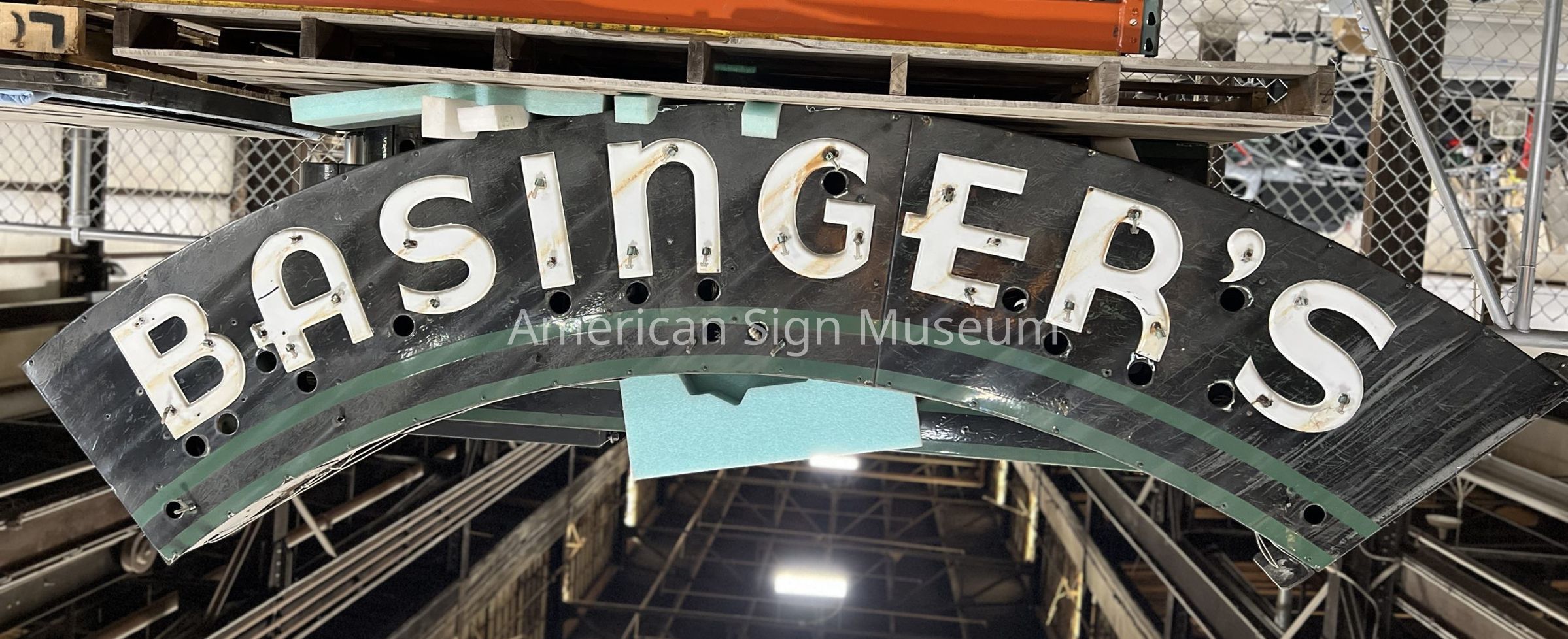 Basinger's Jewelers Porcelain and Neon Sign picture number 1