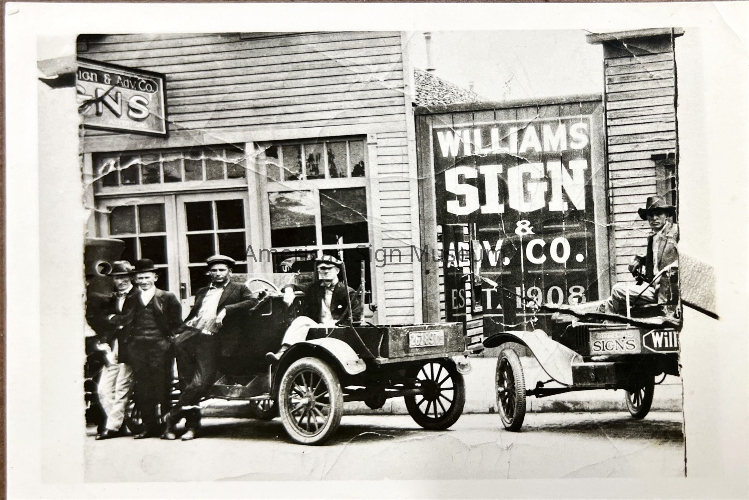 Williams Sign & Advertising Co. Exterior - Photograph picture number 1