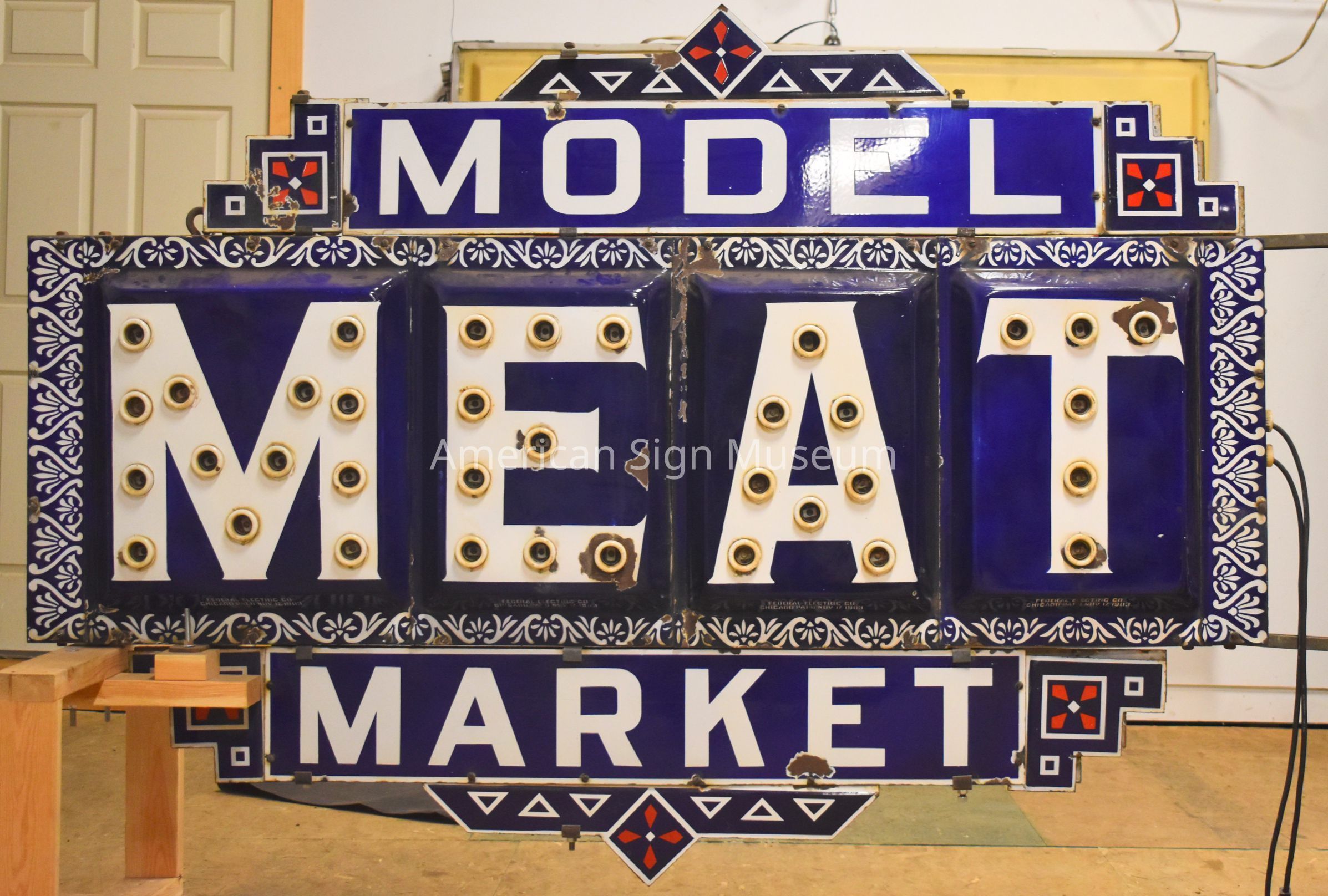 Model Meat Market Lightbulb Sign picture number 1