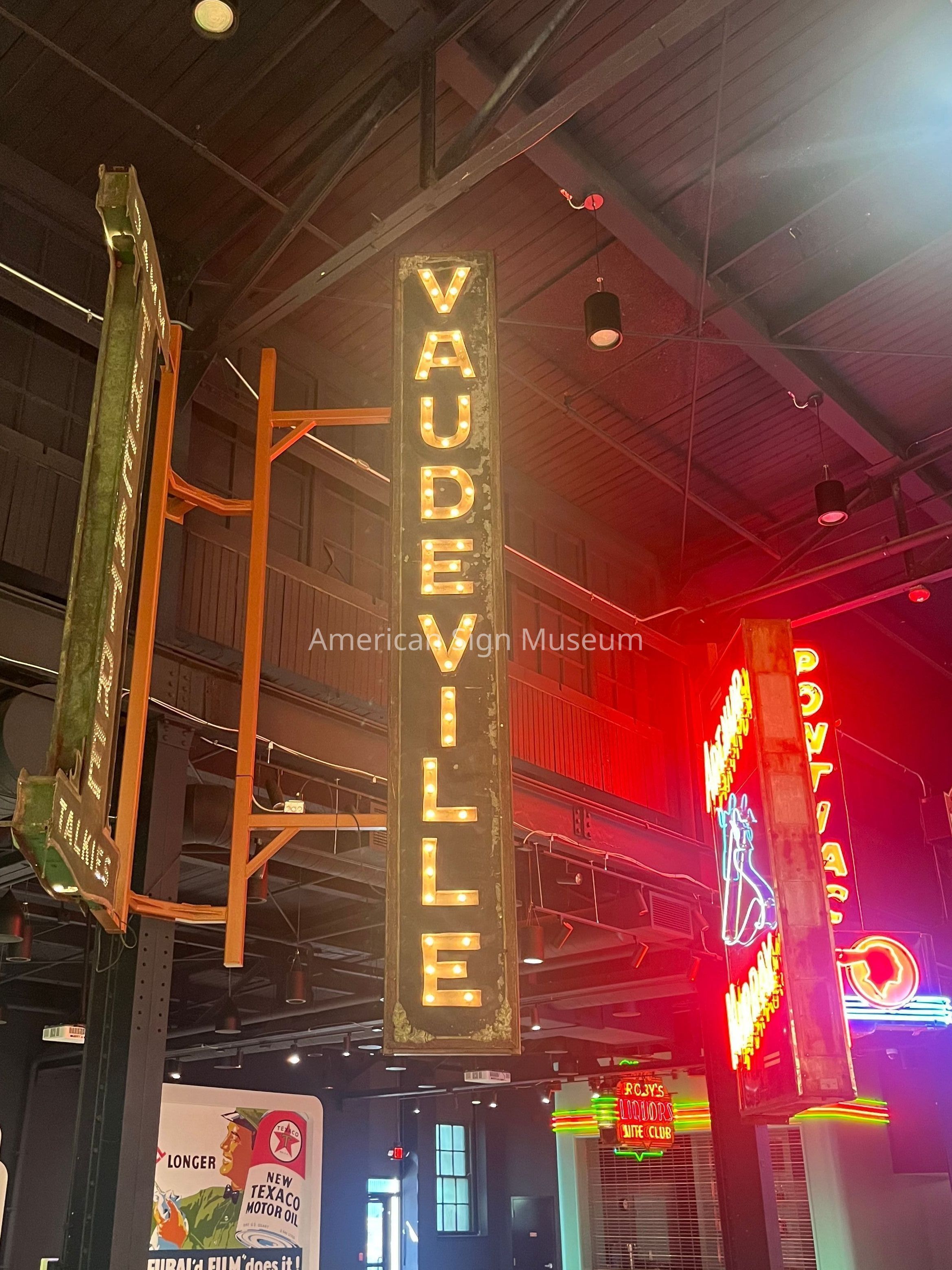 Vaudeville Lightbulb-illuminated Wood Sign picture number 1