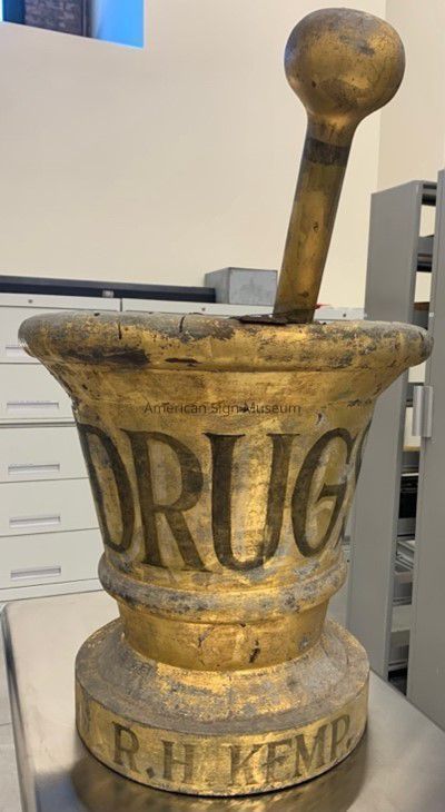 Mortar & Pestle Gold Leaf Trade Sign picture number 1