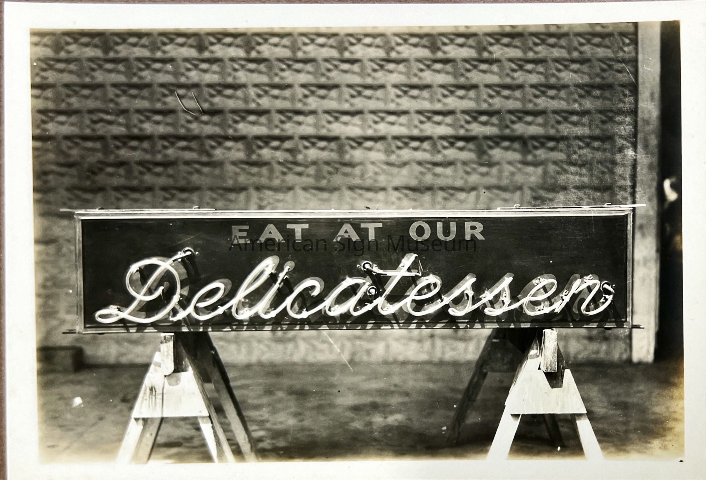 Delicatessen Early Neon Sign - Photograph picture number 1