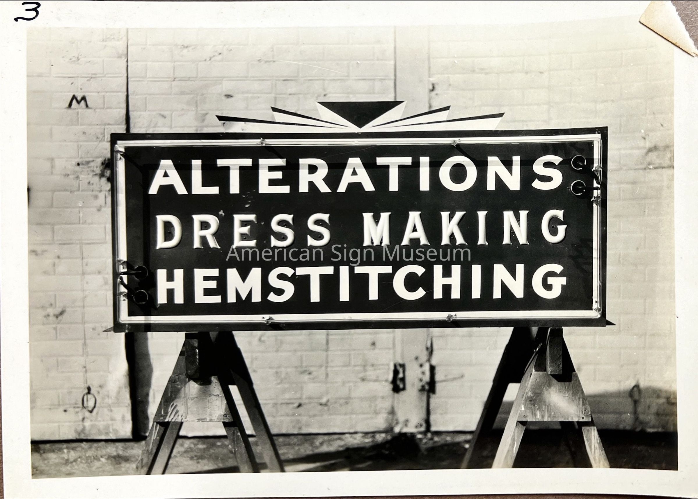 Alterations Dressmaking Hemstitching Early Opal & Neon Sign - Photograph picture number 1