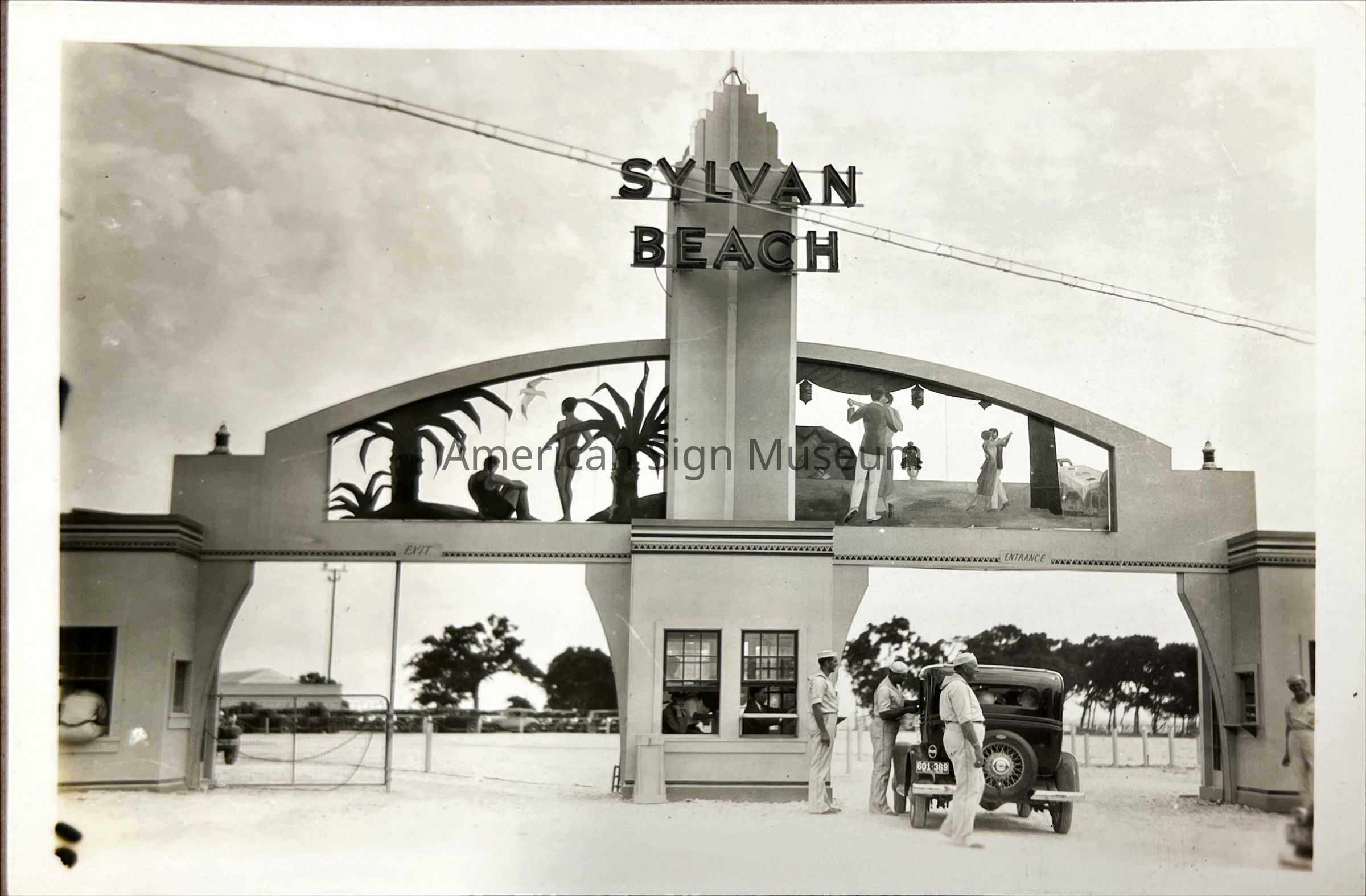 Sylvan Beach Billboard & Early Neon Signs - Photograph picture number 1