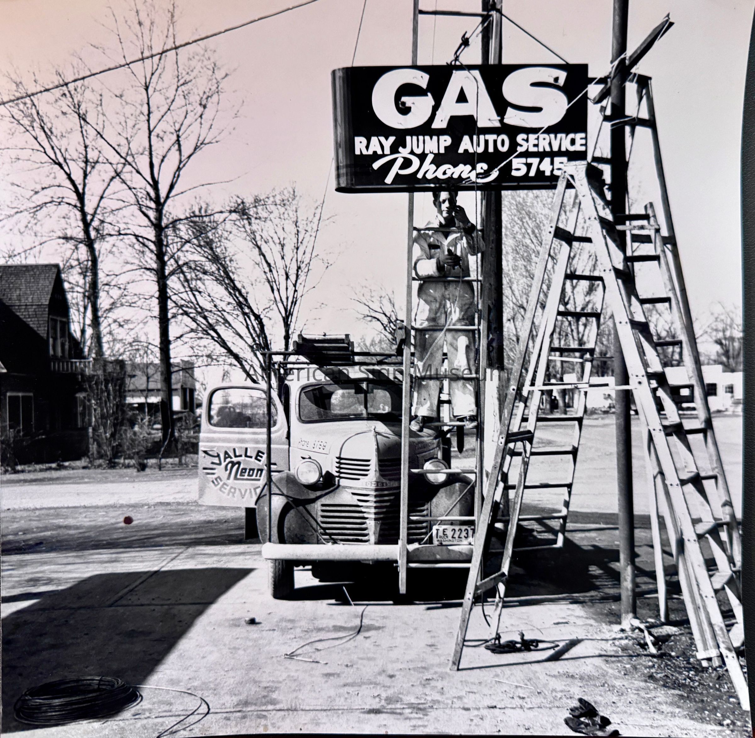 Valley Neon Company - Installing Gas Sign picture number 1