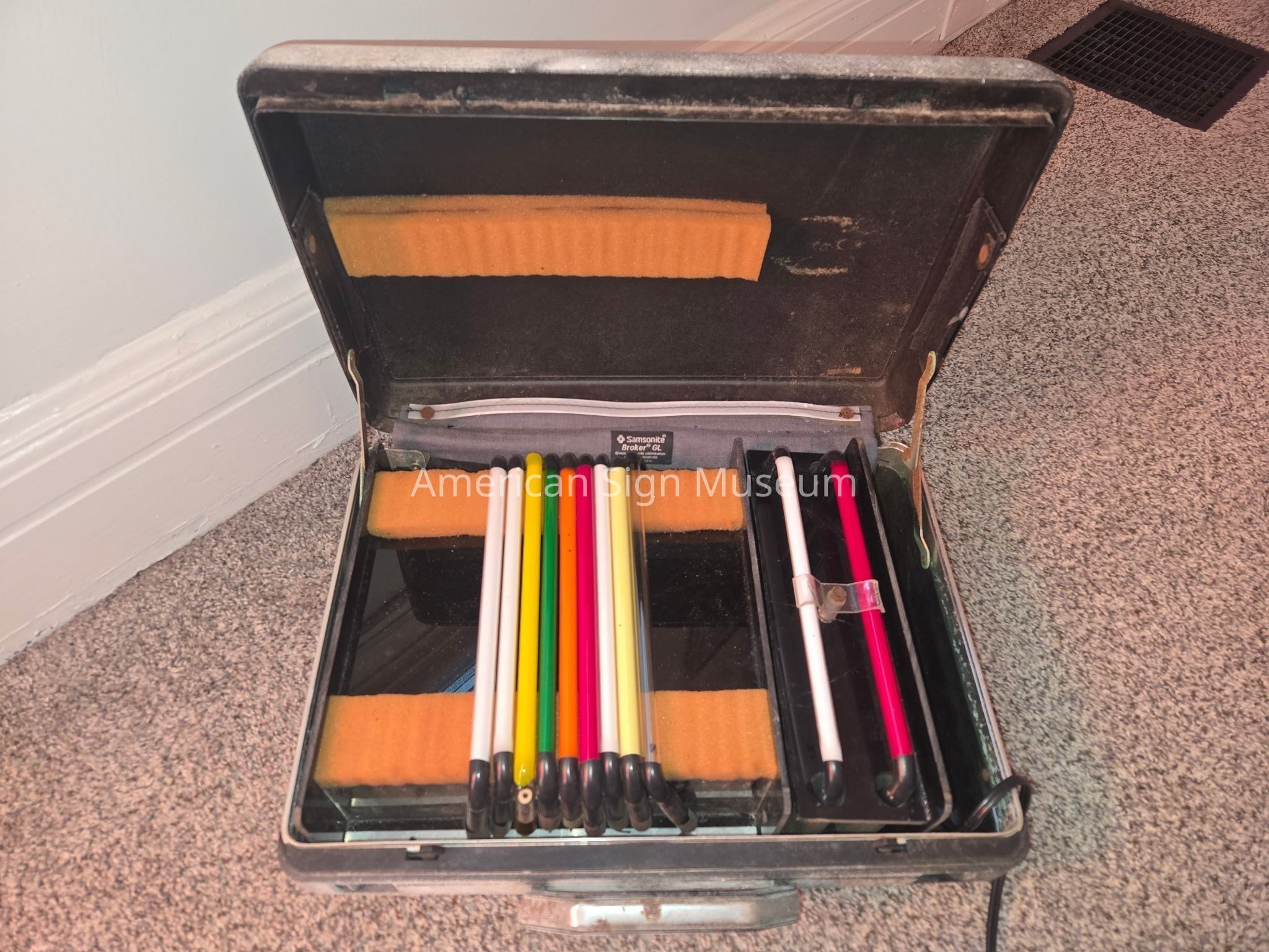 Neon Salesman Kit picture number 1