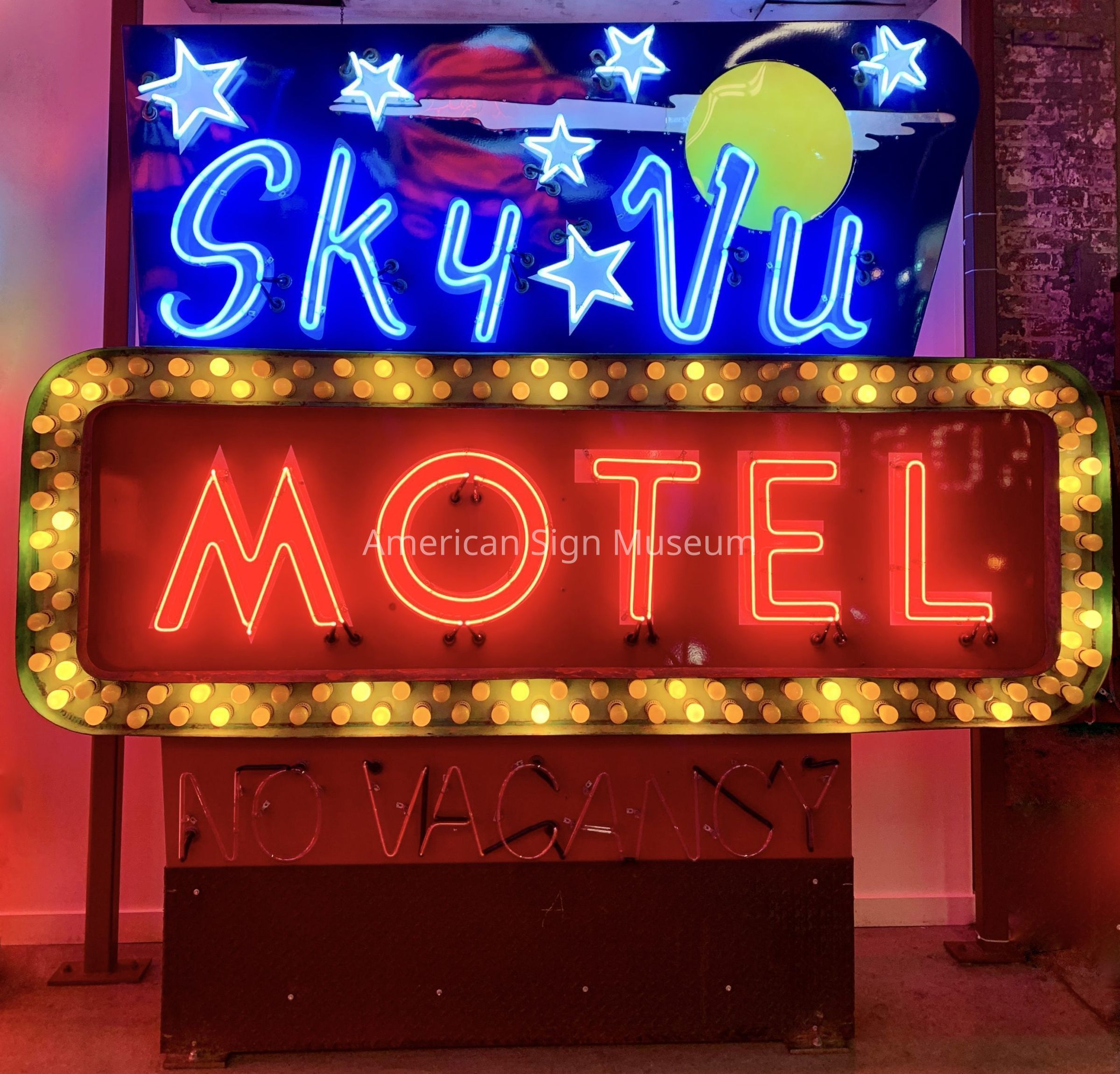SkyVu Motel Porcelain Enamel, Lightbulbs, Plastic & Neon Sign picture number 1
