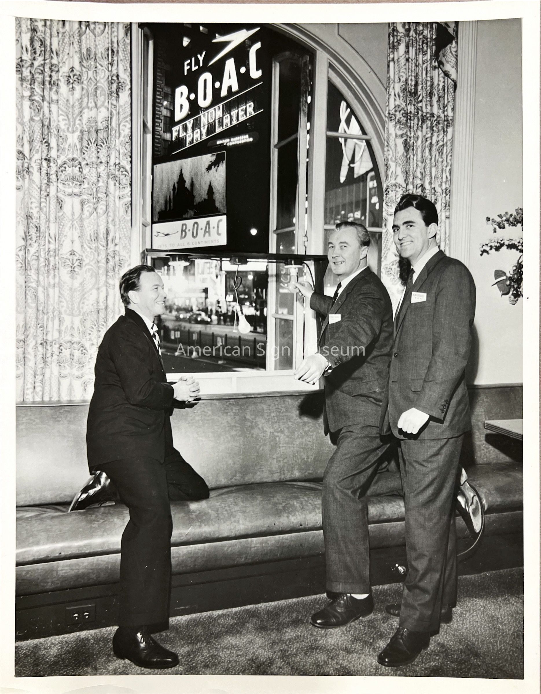 Douglas Leigh & Friends with BOAC Epok Sign - Photograph picture number 1