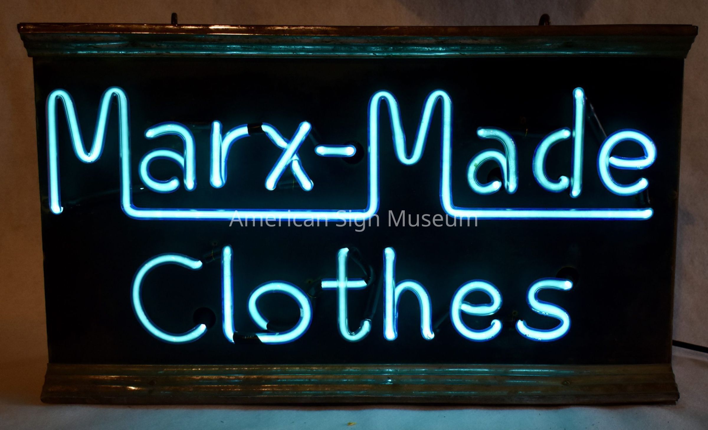 Marx-Made Clothes Neon POP Sign picture number 1