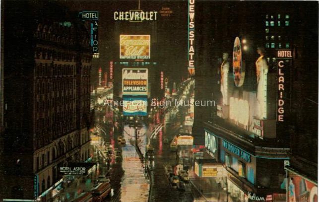 Times Square Postcard picture number 1