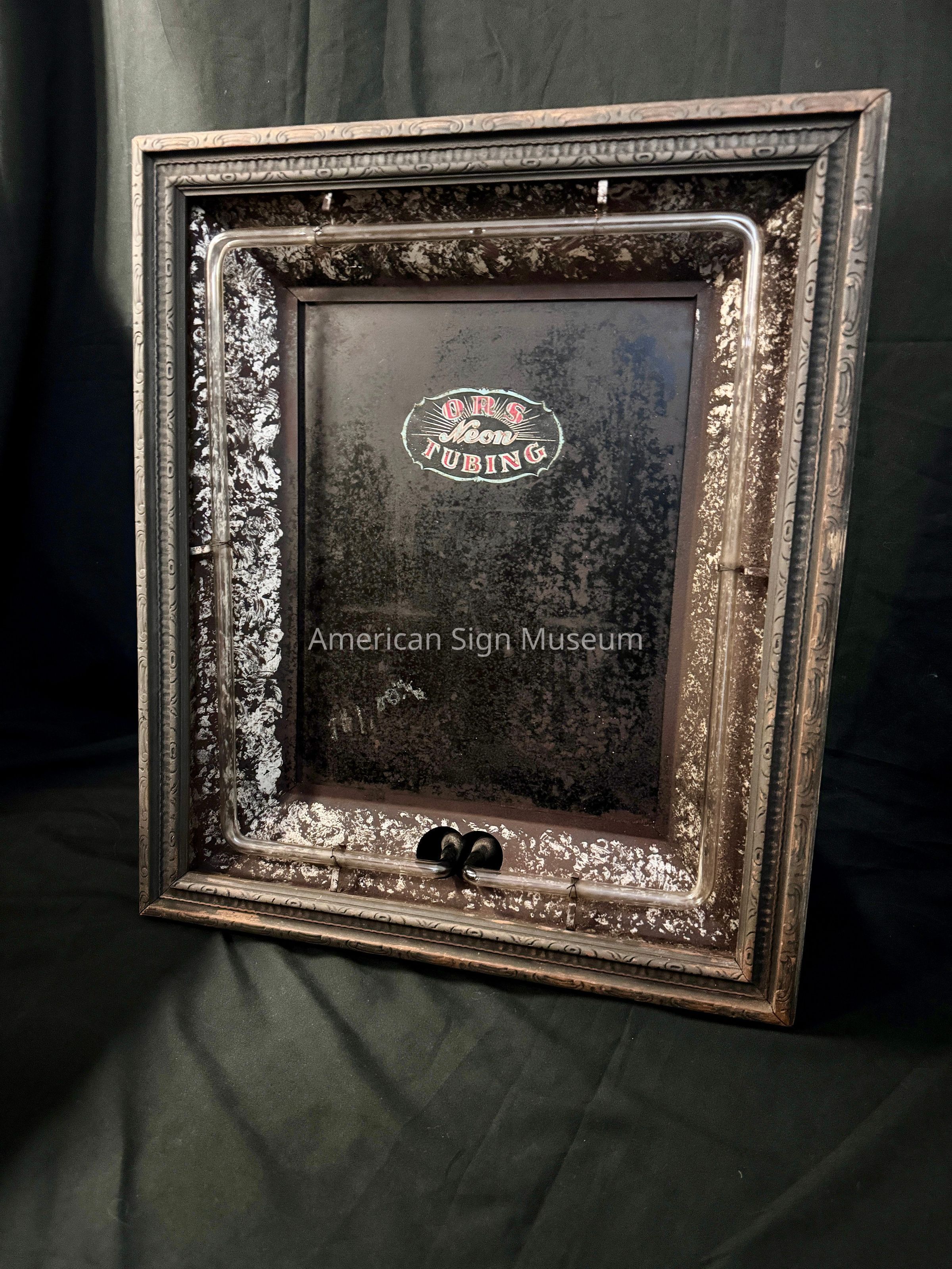 QRS Changeable Neon Display picture number 1