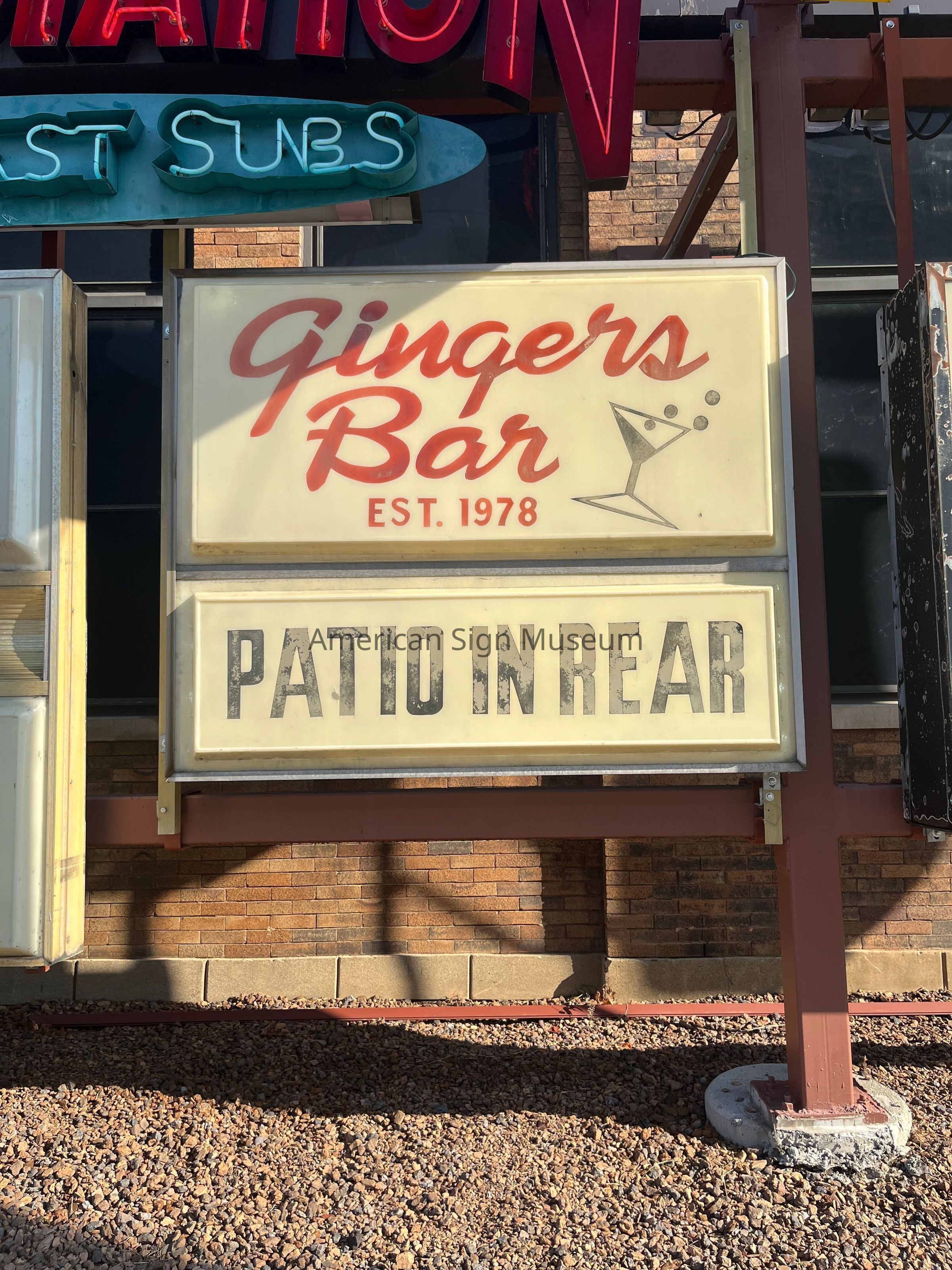 Ginger's Bar picture number 1