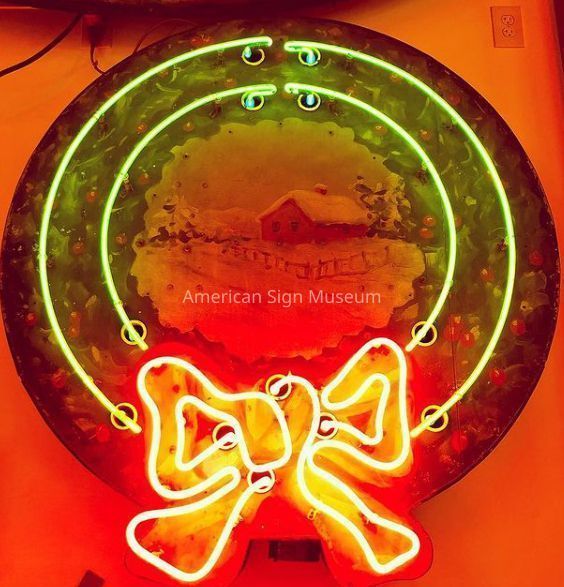 Claude Neon Russell Neon Christmas Wreath picture number 1
