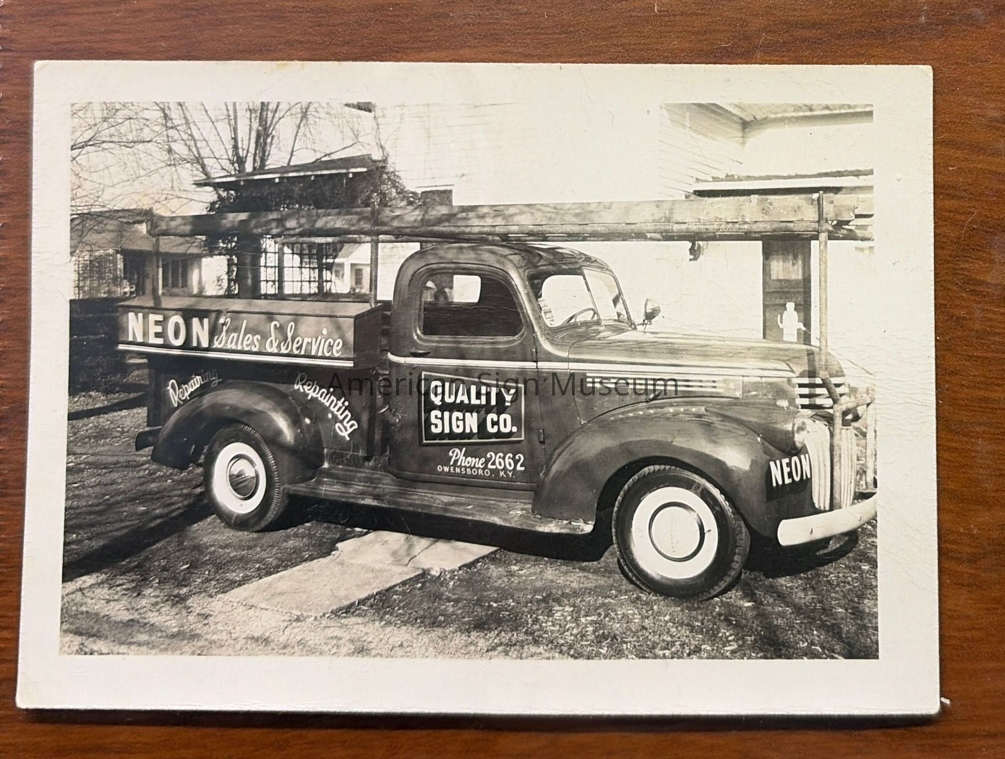 Quality Sign Co. Truck Photograph picture number 1