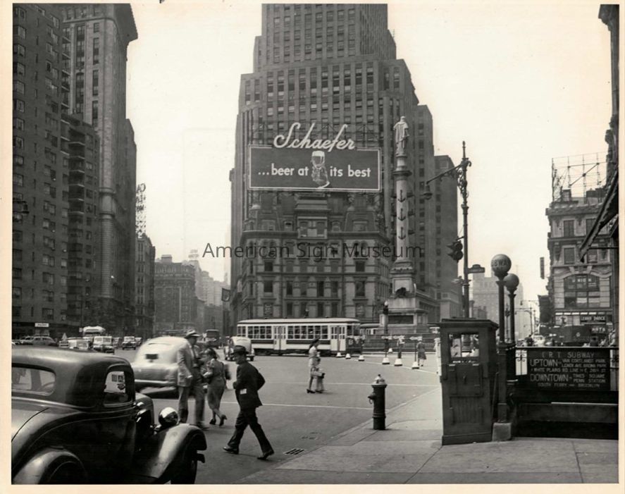 Columbus Circle Schaefer's Beer - Photograph picture number 1