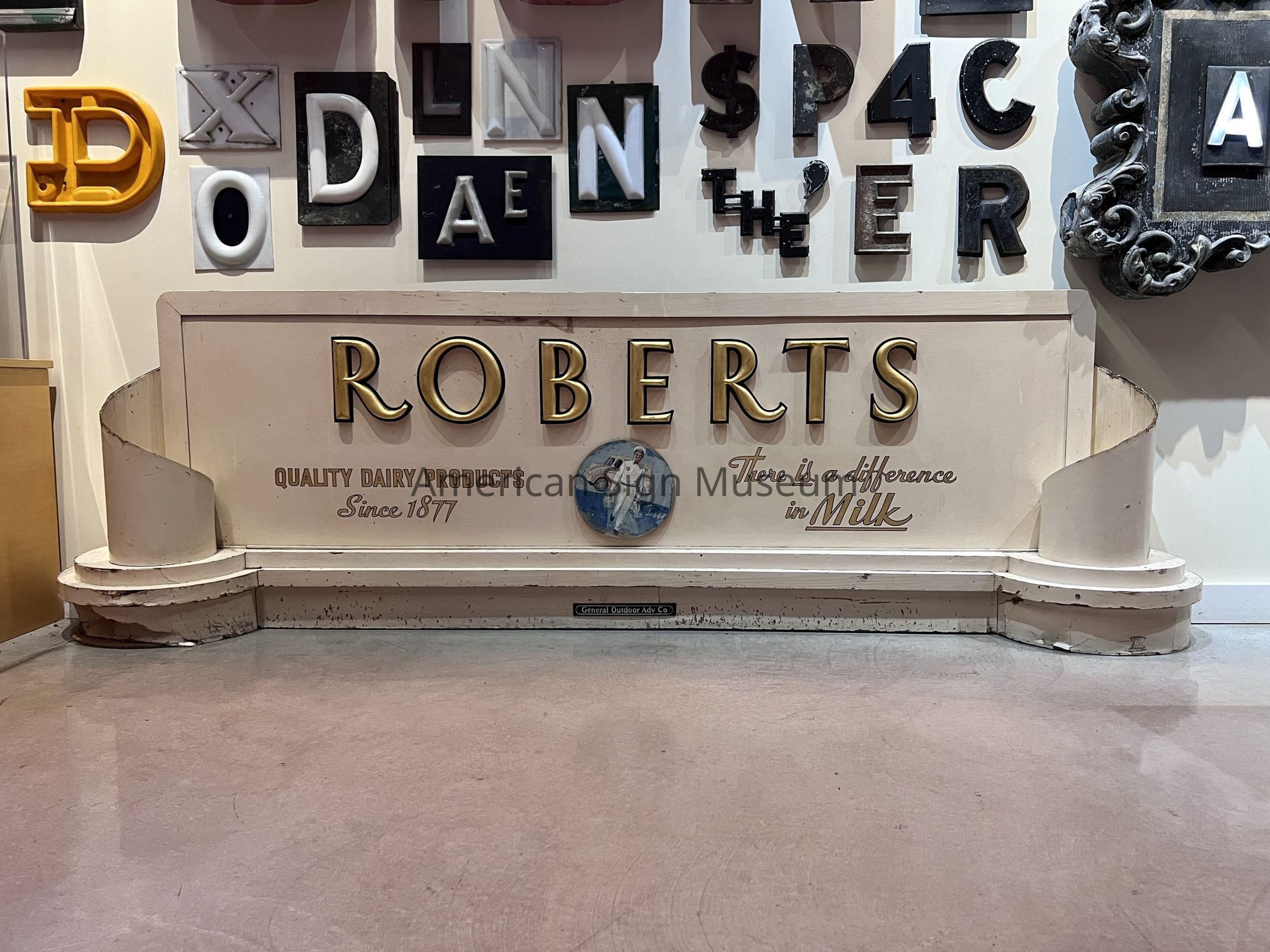 Roberts Dairy Outdoor Billboard Model picture number 1
