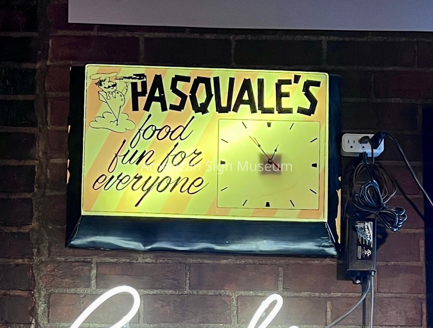 Pasquale's Plastic Clock Sign picture number 1
