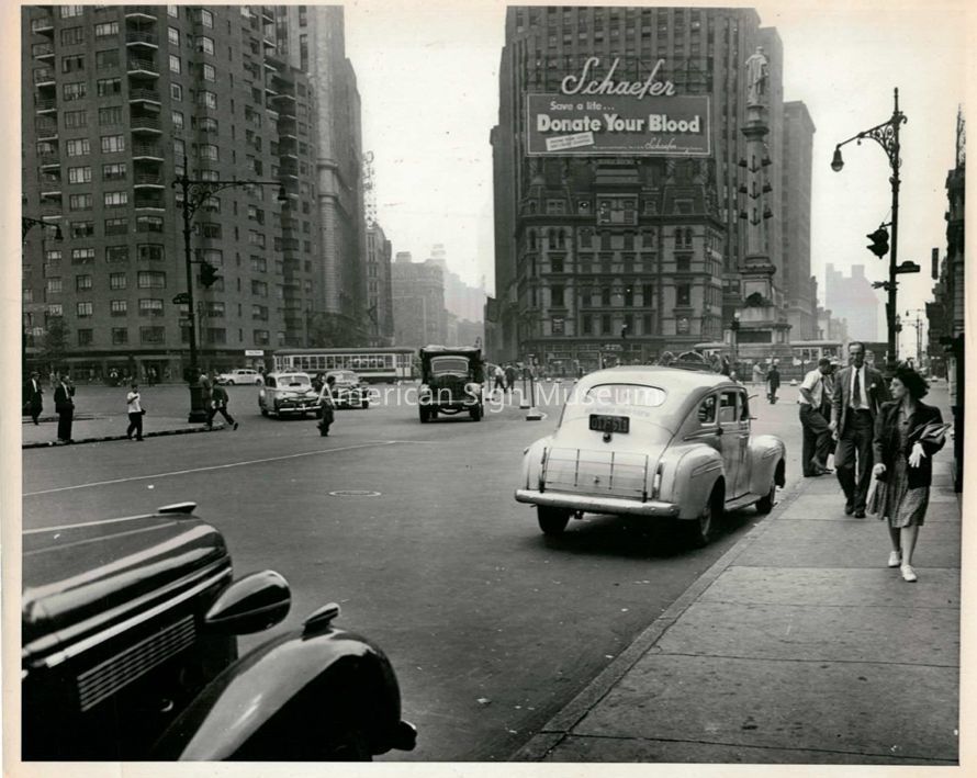 Columbus Circle Schaefer's Beer - Photograph picture number 1