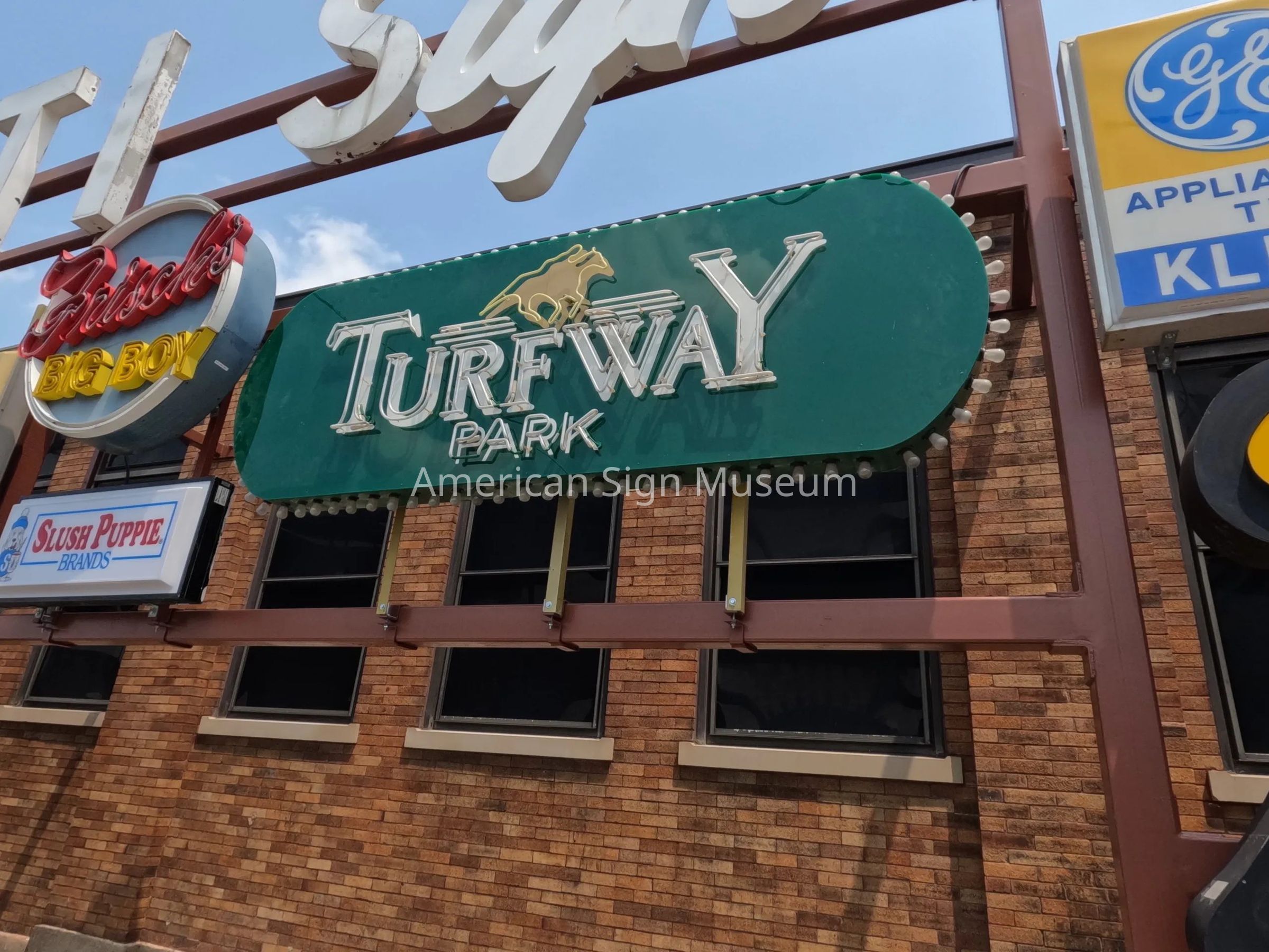 Turfway Lightbulb & Neon Sign picture number 1
