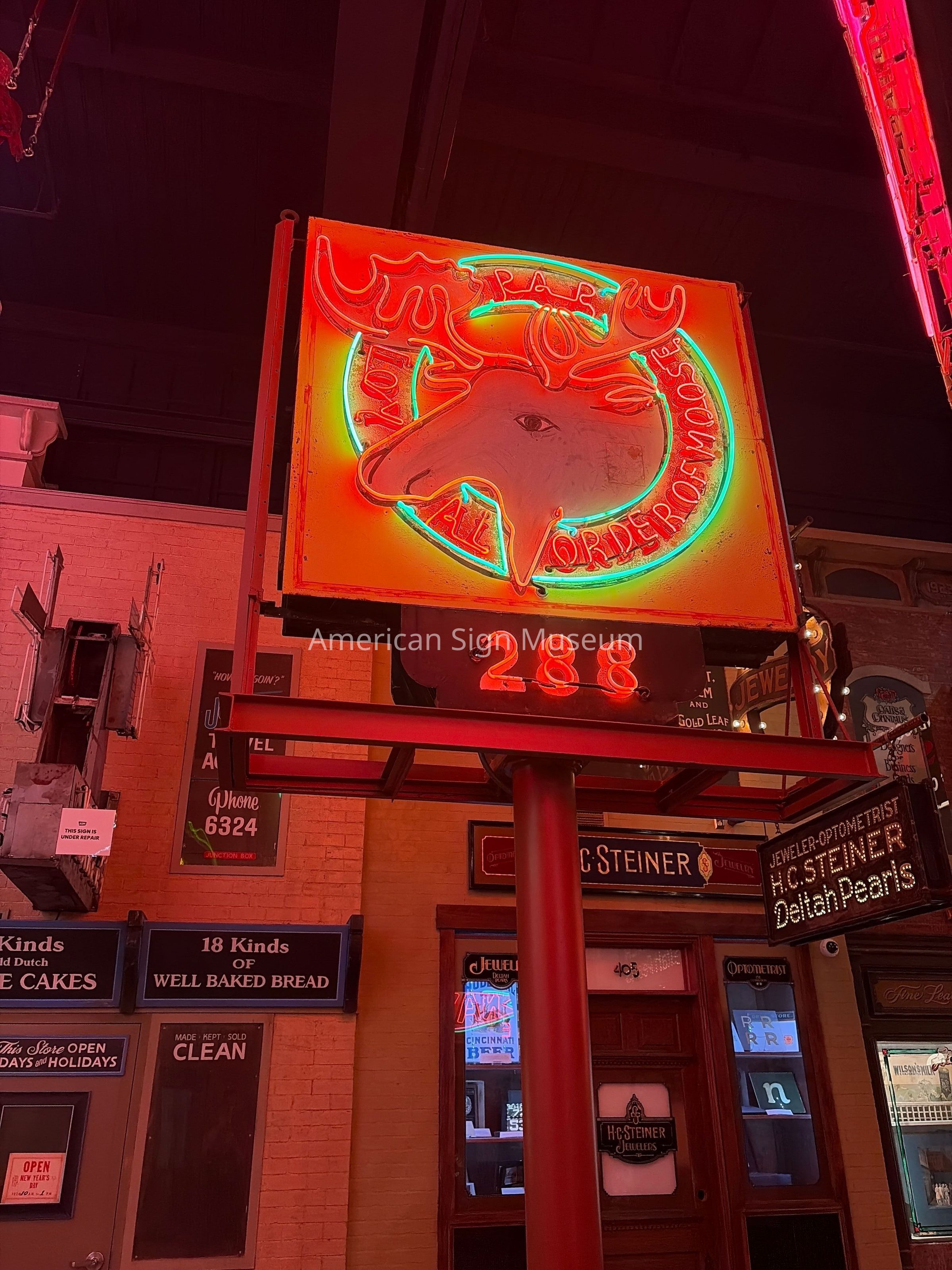 Moose Lodge Neon Sign picture number 1