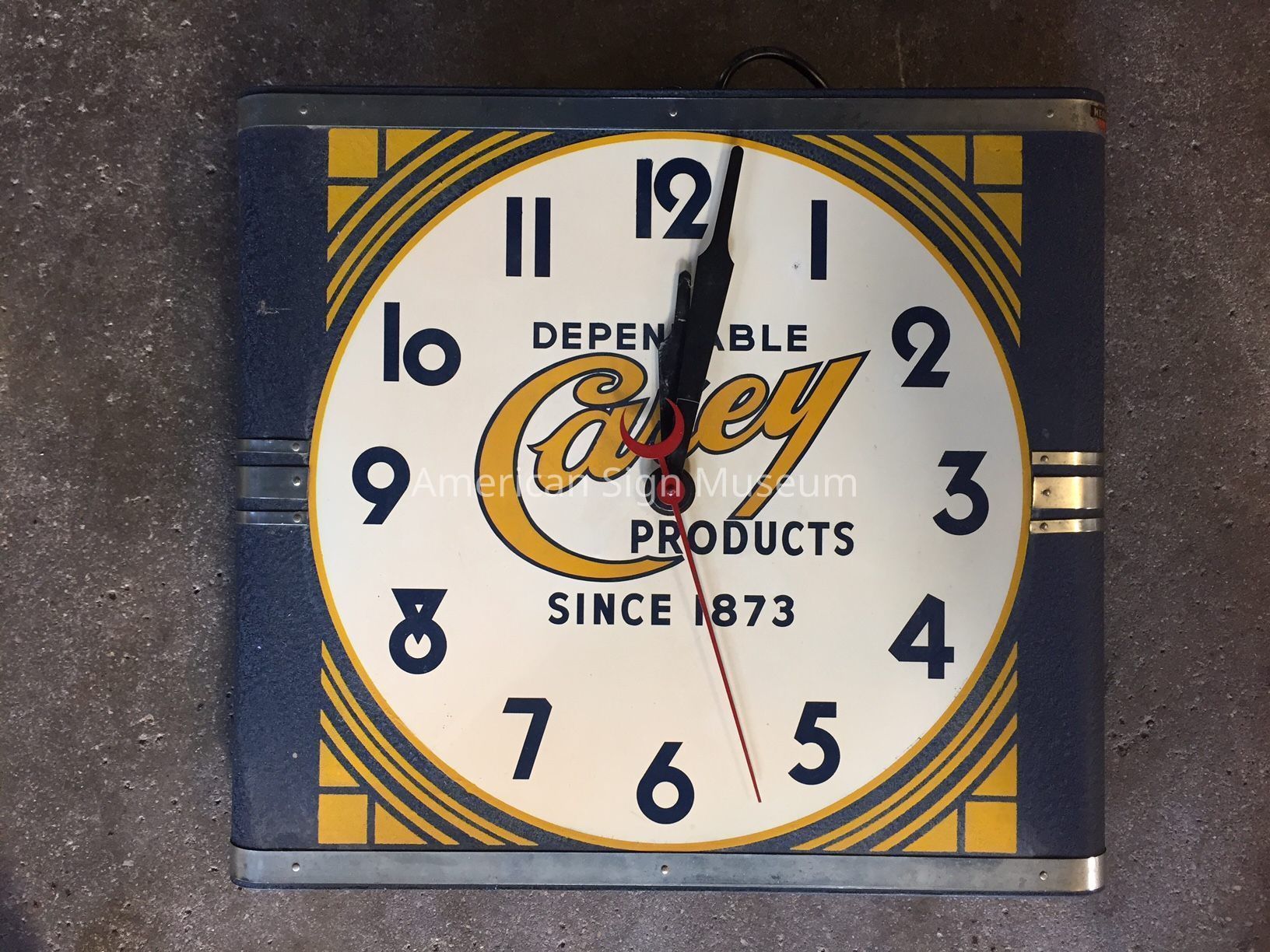 Carey Products Single-Faced Metal Clock Sign picture number 1