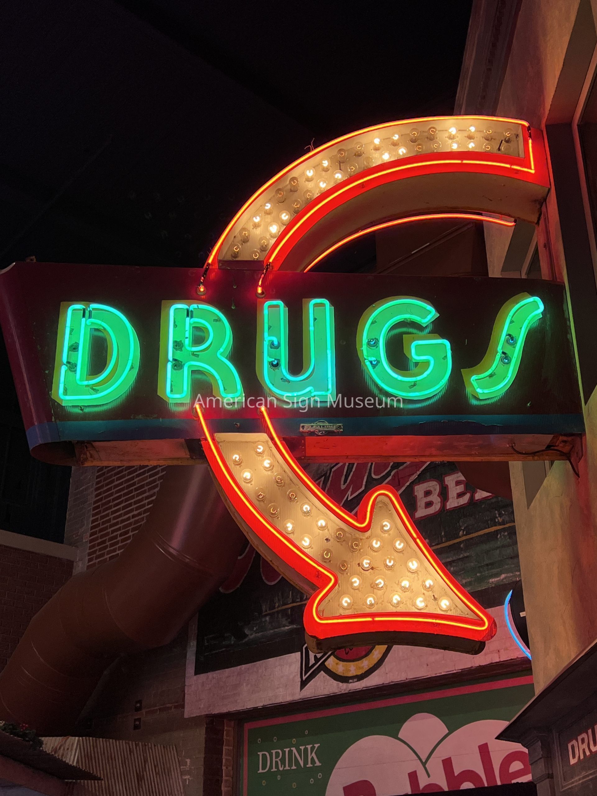 Drugs Double-Faced Arrow Neon & Lightbulb Sign picture number 1