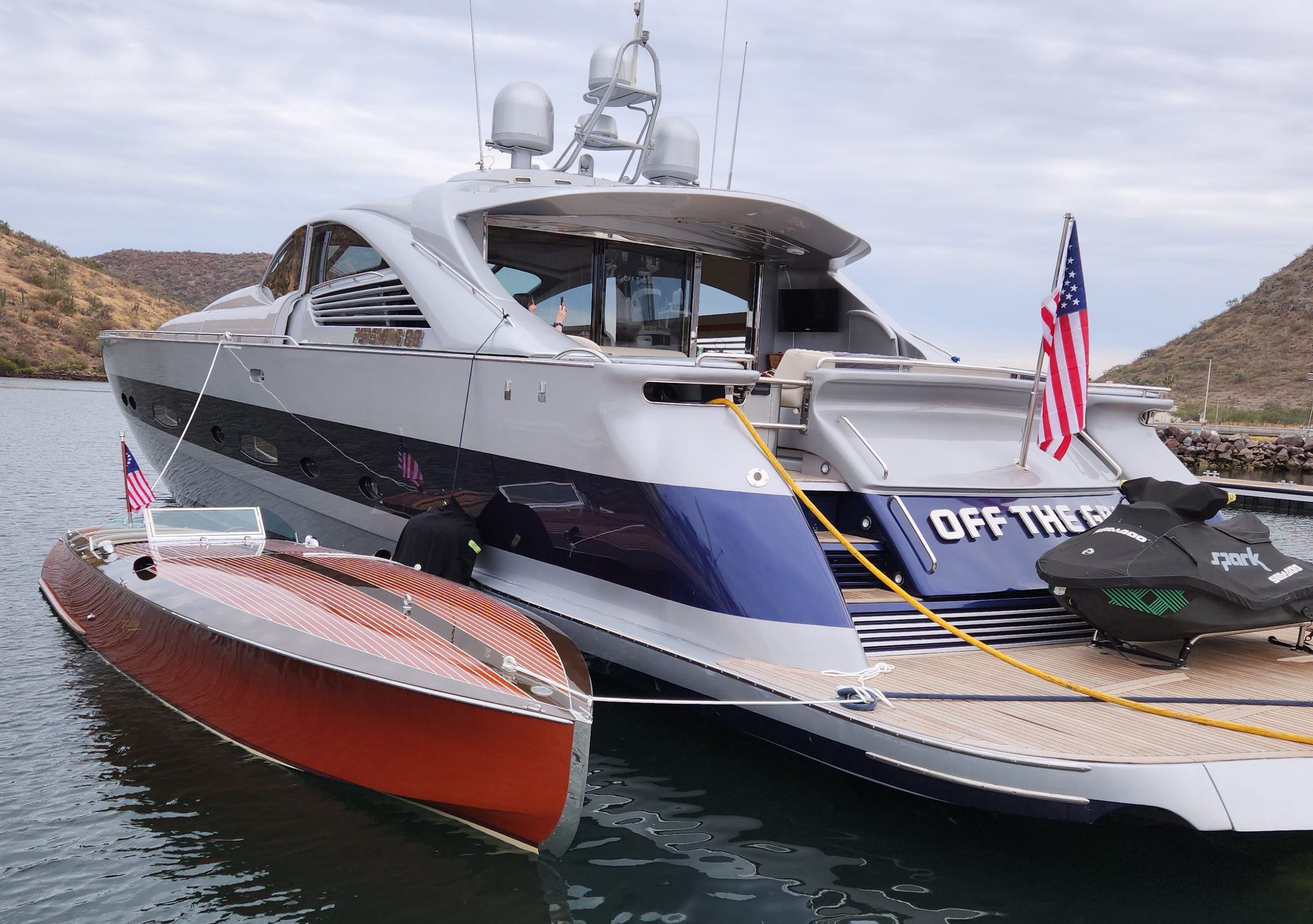 Hacker Craft 2011 Gentleman Racer 30' picture number 1