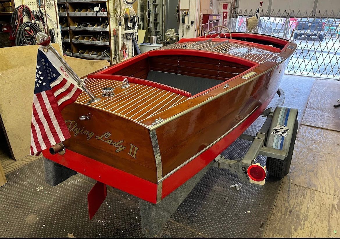 Dodge 1932 Split Cockpit Runabout 16' picture number 1