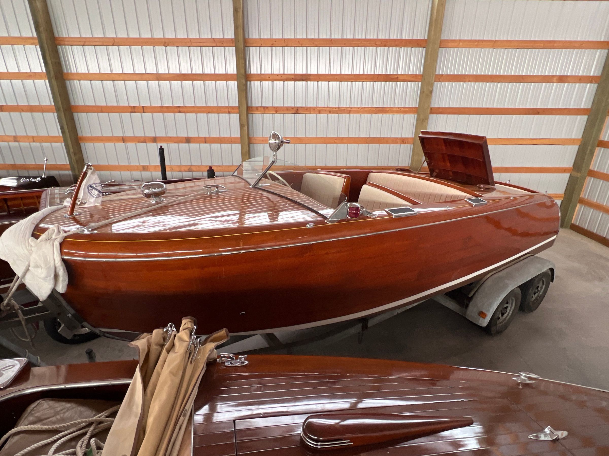 Shepherd 1947 Rear Engine Runabout 22' picture number 1